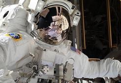 Uluslararası Uzay İstasyonundaki astronotlar uzay yürüyüşüne çıktı