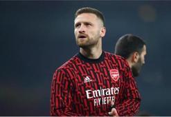 Mustafi resmen Schalke'de