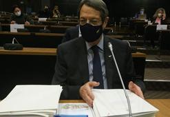 Rum lideri Anastasiadis 'Altın pasaport' skandalıyla ilgili ilk ifadesini verdi