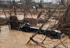 İzmir felaketi yaşıyor! Uyarılar peş peşe geldi: 2 kişi hayatını kaybetti...