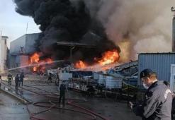 Kocaeli'de geri dönüşüm fabrikasında yangın!