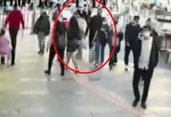 Sokak ortasında rezalet! Eşi ve çocuğuyla yürüyen kadına...