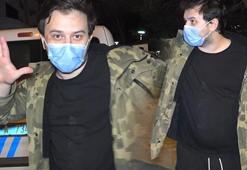 Basın mensuplarına önce saldırdı, sonra dans edip sarıldı!