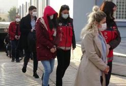 Kolay para kazanma vaadiyle 98 erkeği kandırdılar!