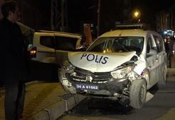 Arnavutköy'de polis aracı kaza yaptı! 2'si polis, 3 yaralı