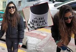 Dilara Aksüyek'ten çoraplı gönderme! 'Abi beni bi' sal'