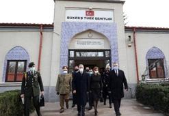 Bakan Akar, Romanya'da Türk şehitliğini ziyaret etti!