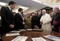 Tarihi Papa ziyaretinde büyük skandal! Puldaki rezalet: Büyük Kürdistan haritası...