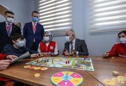 Kızılay Genel Başkanı Kınık Suriyeli çocukları ziyaret etti