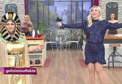 Mısır Kraliçesi, Seda Sayan'la göbek attı!