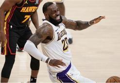 LeBron James en az 1 ay yok!