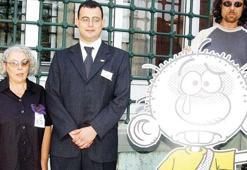 Ünlü  karikatürist Oğuz Aral’ın ailesinden korunma talebi! 'Sizi bu ülkeye rezil edeceğim!