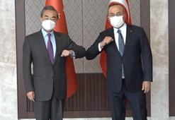 Bakan Çavuşoğlu, Çinli mevkidaşı Yi ile görüştü