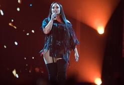 Demi Lovato pozitife yönelmiş