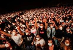 5 bin kişinin katıldığı sosyal mesafesiz konser!