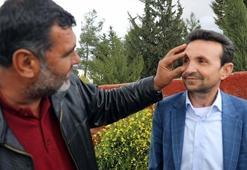 Muhtarı gören fotoğraf çekiyor! Seçimleri de bu yüzden kazanmış