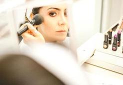 Ramazan'da saç boyanır mı? Saç boyamak, makyaj yapmak veya ağda yapmak orucu bozar mı?