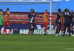 Antalyaspor deplasmanda 3 puanı 1 golle aldı!
