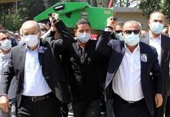 Galatasaray Teknik Direktörü Fatih Terim, efsane ismin tabutunu omuzladı