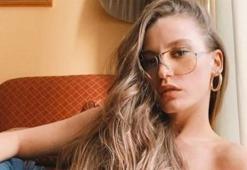 Serenay Sarıkaya süper minisi ve çizmesiyle poz verdi!