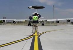 Türk savaş uçakları ile NATO'nun AWACS uçakları ortak eğitim yaptı