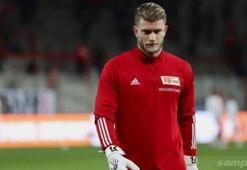 Loris Karis futbolu unuttu!