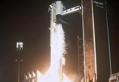 SpaceX 4 astronotu uzay istasyonuna gönderdi