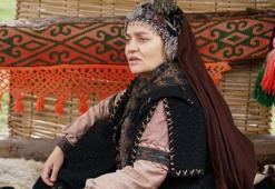Kuruluş Osman'ın Selcan Hatun'u Didem Balçın bebeğini kucağına aldı!
