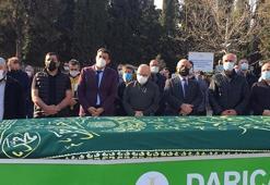 Ünlü yapımcının babası son yolculuğuna uğurlandı