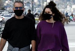 Utangaç âşıklar el ele! Ünlü oyuncu ve sevgilisi...