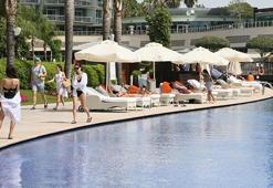 Antalya, tam kapanmada 100 bin turist ağırlıyor
