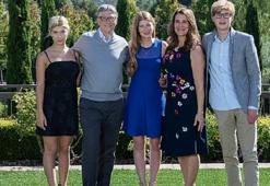 Bill Gates eşi Melinda'ya 1.8 milyar dolarlık hisse aktardı