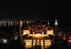 Ayasofya 86 yıl sonra mahya ile buluştu