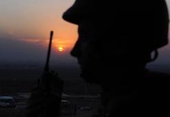 Türkiye'ye girmeye çalışan 2'si PKK'lı 4 kişi yakalandı