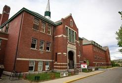 Kanada’da okul bahçesinde 215 çocuğa ait ceset bulundu