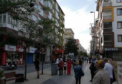 Caddenin orta yerini istila ettiler! Nedenini kimse bilmiyor