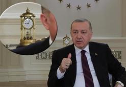 Cumhurbaşkanı Erdoğan'ın televizyon programındaki saatte '09.05' detayı