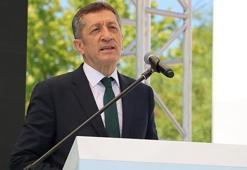 Bakan Selçuk açıkladı! 'Tarihe mal olacak şekilde karşımızda duruyor'
