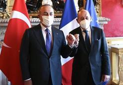 Bakan Çavuşoğlu, Fransız mevkidaşı Drian ile görüştü