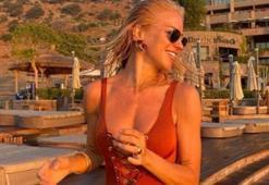 Burcu Esmersoy bikinili dans videosuyla sosyal medyayı salladı!