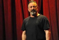 Cem Yılmaz'dan takipçisine yanıt: Para bulursam...