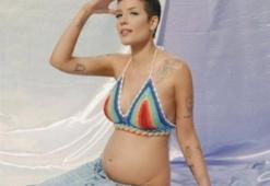 Halsey emzirme pozuyla gündemdeydi! Bu kez de...