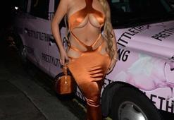 Demi Rose'dan akılalmaz kıyafet! Ağızları açık bıraktı, alt kısmı...