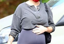 Halsey: Çocuğumuz hem Noel’i hem ramazanı yaşayacak