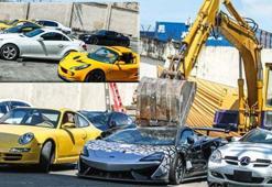 21 lüks otomobil yok edildi! McLaren 620R, Lotus Exige S240, Mercedes-Benz SLK, Bentley Flying Spur, Porsche 911 C2S...