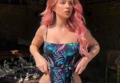 Lottie Moss neredeyse çıplak halde çatıya çıktı!