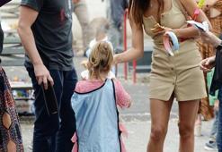 Bradley Cooper'dan Irina Shayk'a hayran bakışlar!