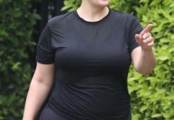 Ashley Graham formunu korumak için egzersizi aksatmıyor!
