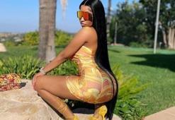 Nicki Minaj yeni şarkısını cesur pozuyla duyurdu!