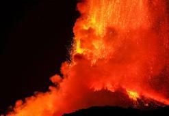 Etna canavarı kükredi! Lav selleri akmaya başladı...